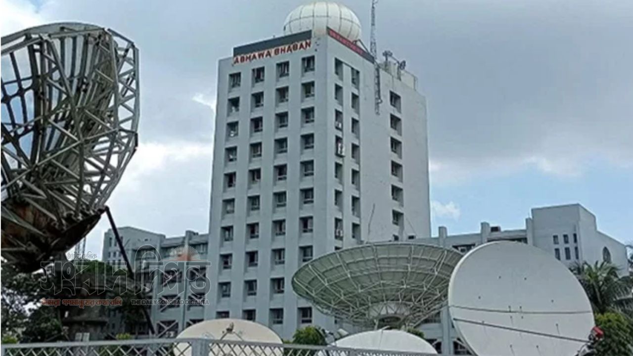  ঢাকার আকাশে মেঘ-বৃষ্টির আভাস, তাপমাত্রা কমার সম্ভাবনা নেই
