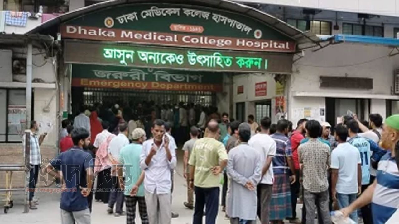 চকবাজারে দুই অটোরিকশার সংঘর্ষ, হাসপাতালে মৃত্যু চালকের 