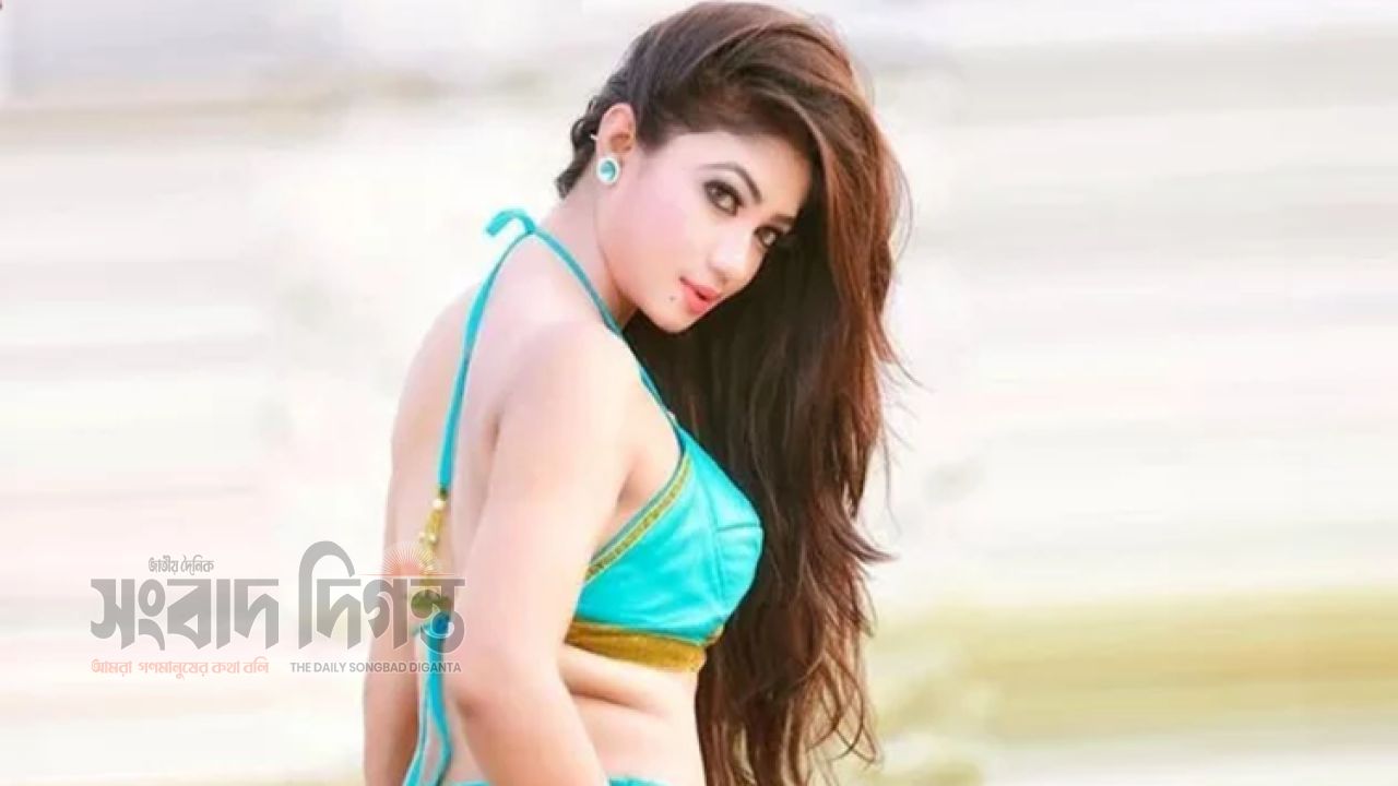 নতুন চমক নিয়ে আঁচল