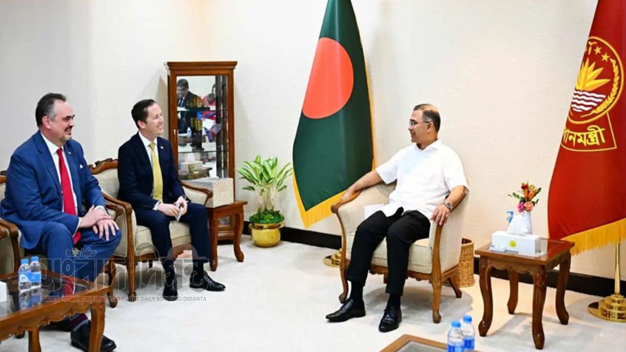 প্রধানমন্ত্রী তারেক রহমানের সঙ্গে মার্কিন বিশেষ দূত সার্জিও গরের বৈঠক