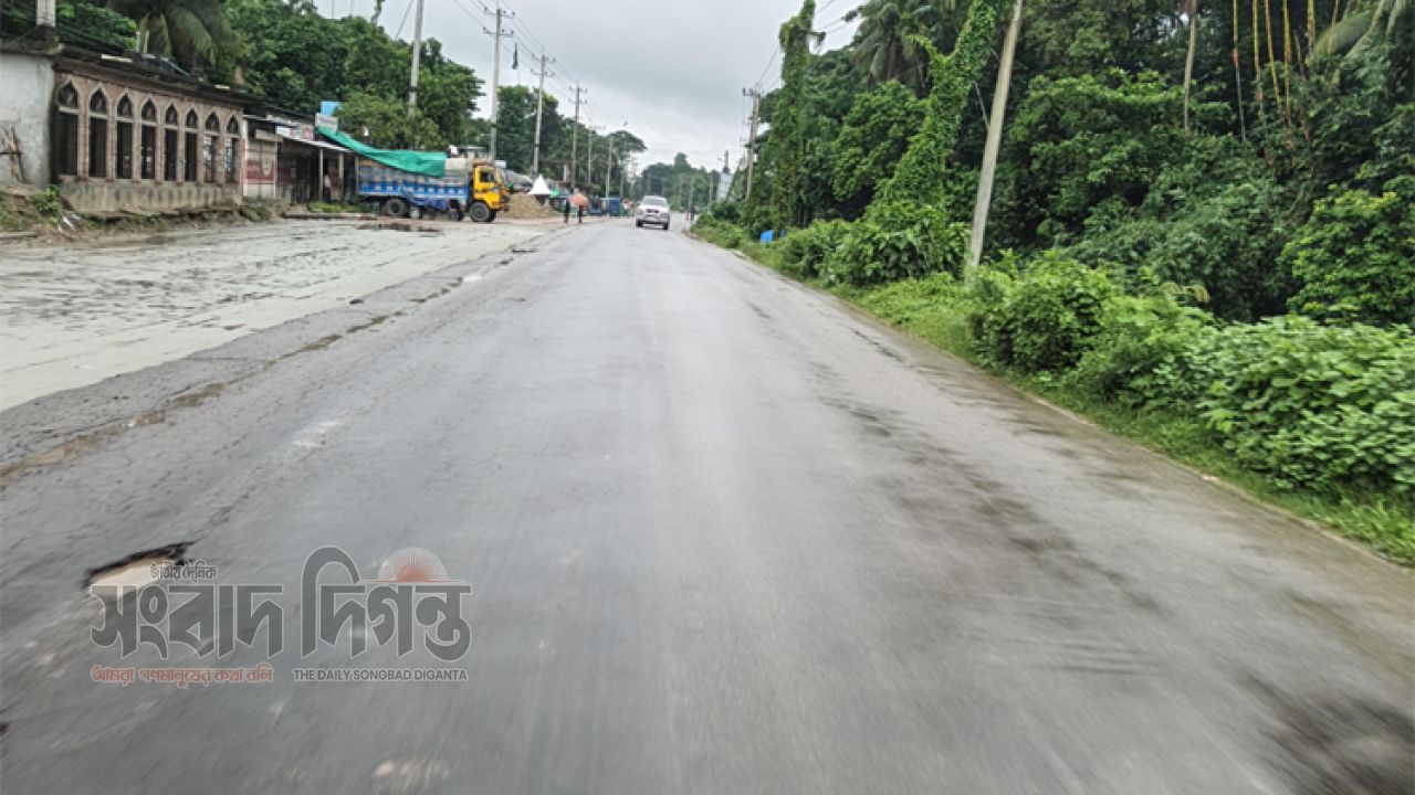 চৌমুহনী টু লক্ষ্মীপুর চার লেন ‎উন্নয়নের আড়ালে ভয়ংকর ঝুঁকি 