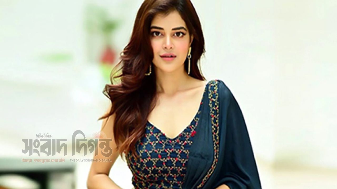 ঢাকায় মধুমিতা সরকার 