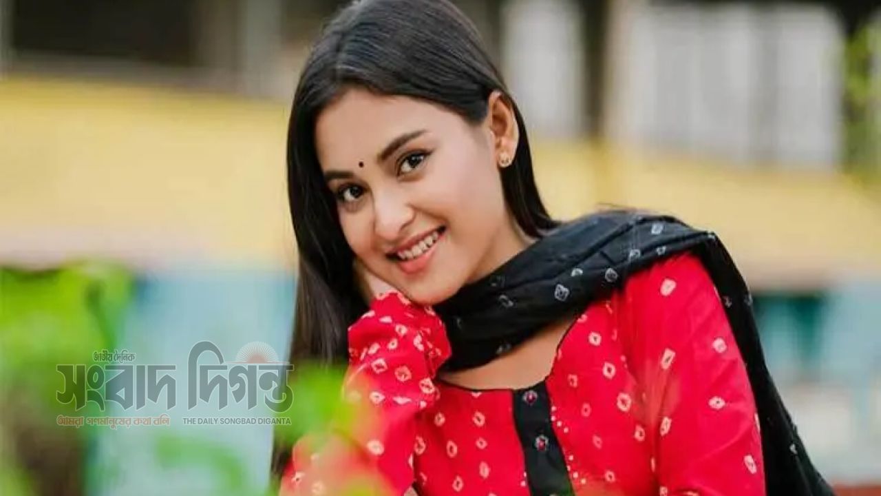 কাজল চোখের মেয়ে : তটিনী