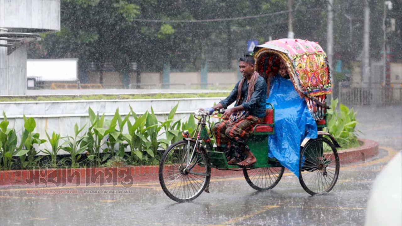 দুপুর ১টার মধ্যে ঢাকায় বজ্রসহ বৃষ্টির আভাস 