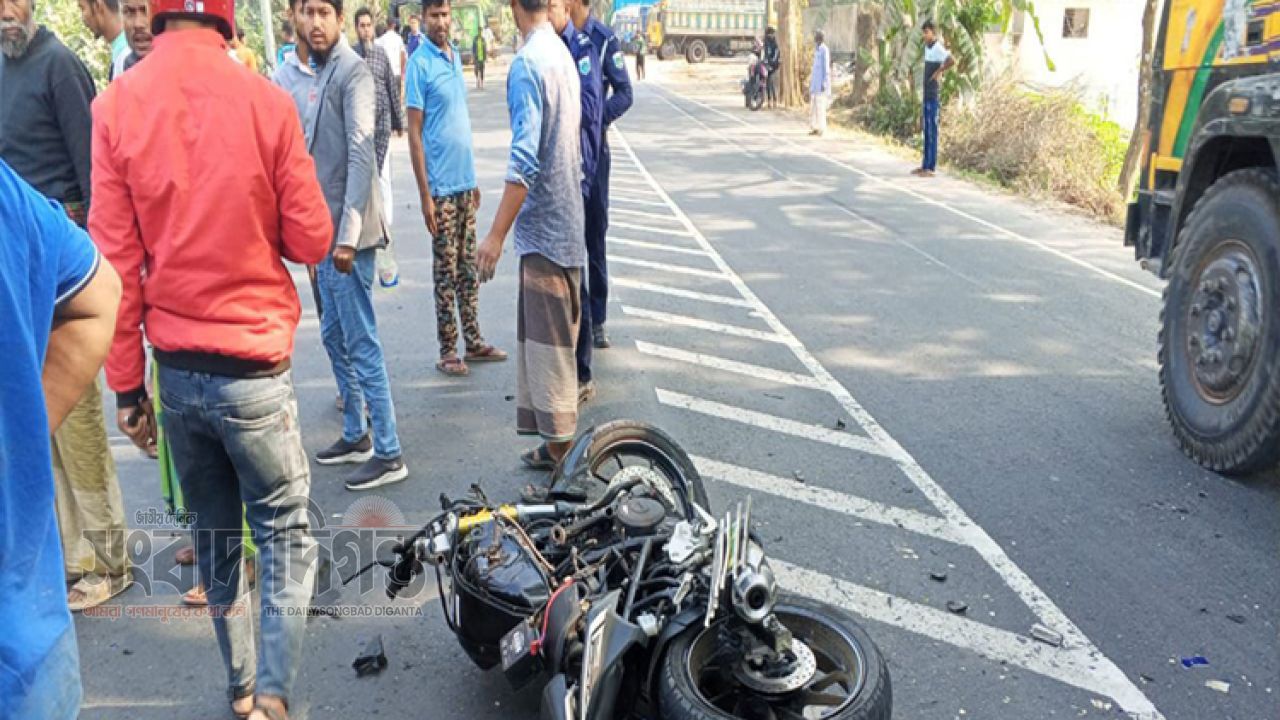 জুলাইয়ে সড়কে ঝরেছে ৪১৬ প্রাণ, এক-তৃতীয়াংশই মোটরসাইকেল দুর্ঘটনায় 