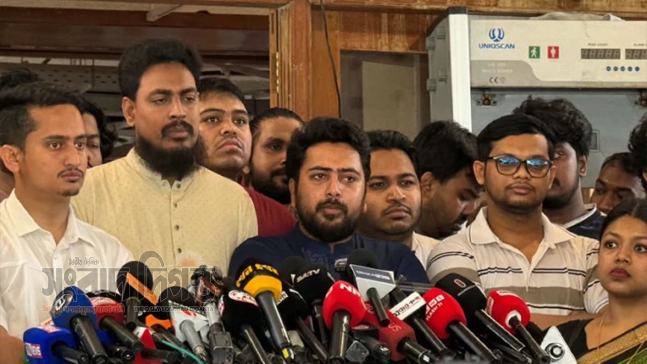 ‘জুলাই জাদুঘরে দলীয় ইতিহাস নয়, চাই পূর্ণাঙ্গ জাতীয় ইতিহাস’ : নাহিদ ইসলাম