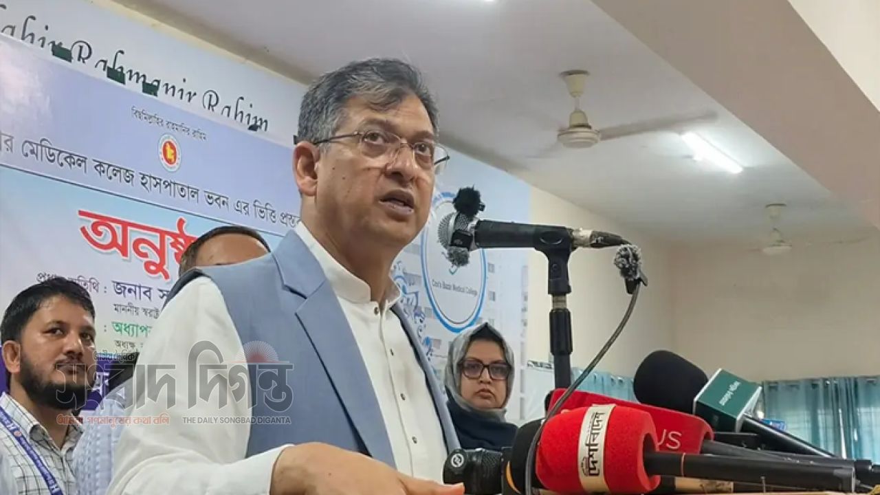 ‘দিল্লিতে বসে শেখ হাসিনার রাজনৈতিক তৎপরতার দায় ভারত এড়াতে পারে না’ : স্বরাষ্ট্রমন্ত্রী 