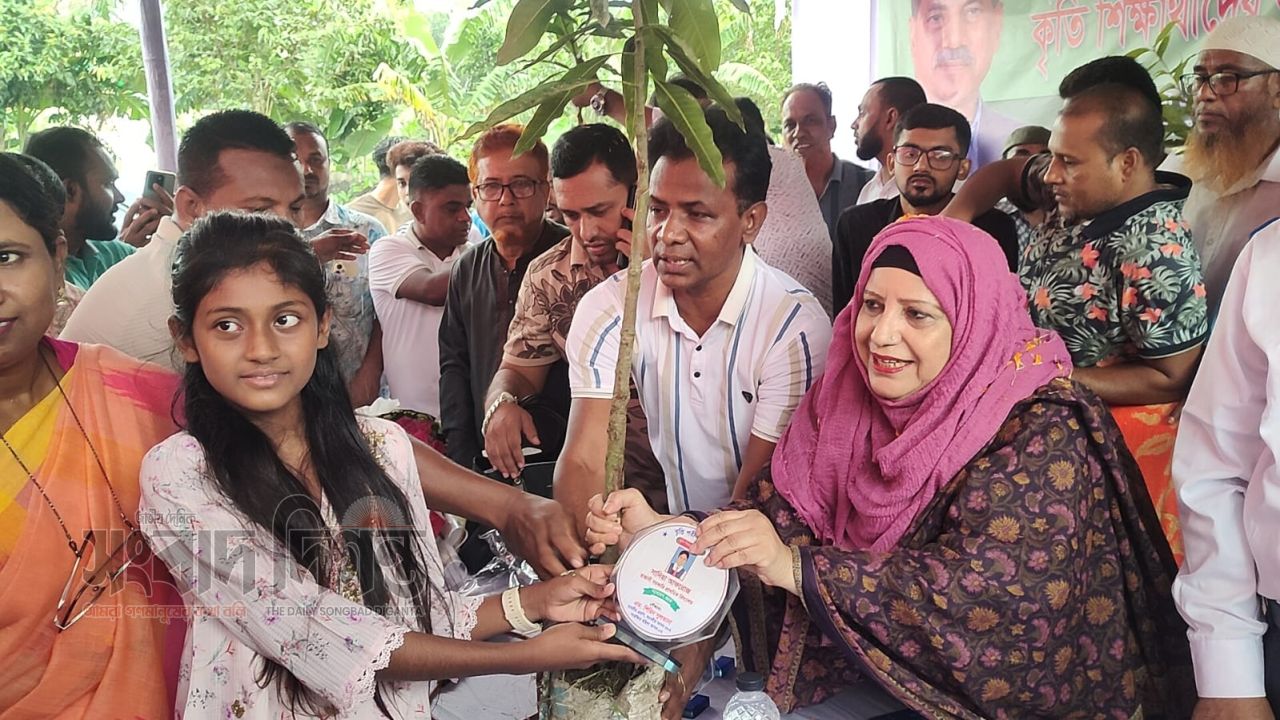 প্রকৃতিই আমাদের রক্ষা করবে, তাই বৃক্ষরোপণকে গুরুত্ব দিতে হবে : শিরীন সুলতানা এমপি 