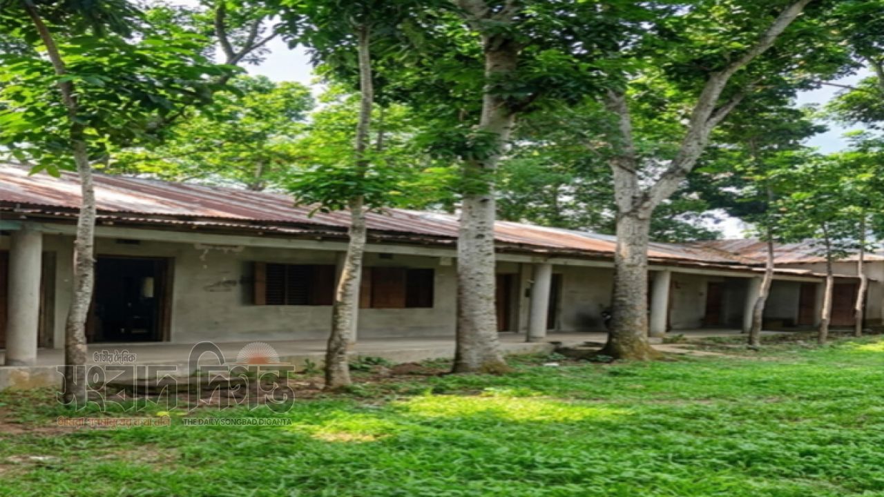 পত্নীতলায় পাশের হার ৬২.৪৩ একটি প্রতিষ্ঠানের সবাই ফেল 