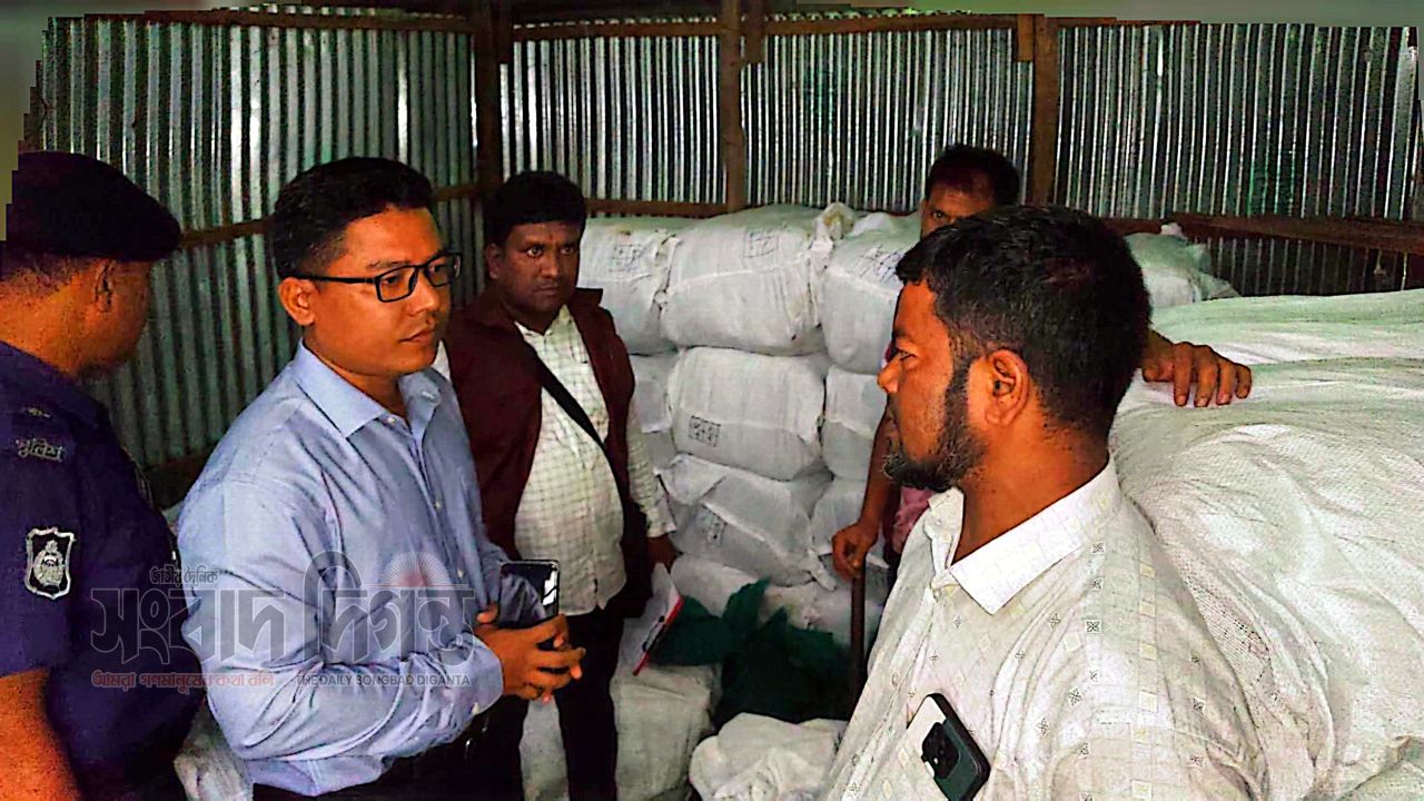 মাদারগঞ্জে আইনি বেড়াজালে আটকে আছে জব্দকৃত 'চায়না দুয়ারী' জাল, প্রশাসনের নীরব ভূমিকা 
