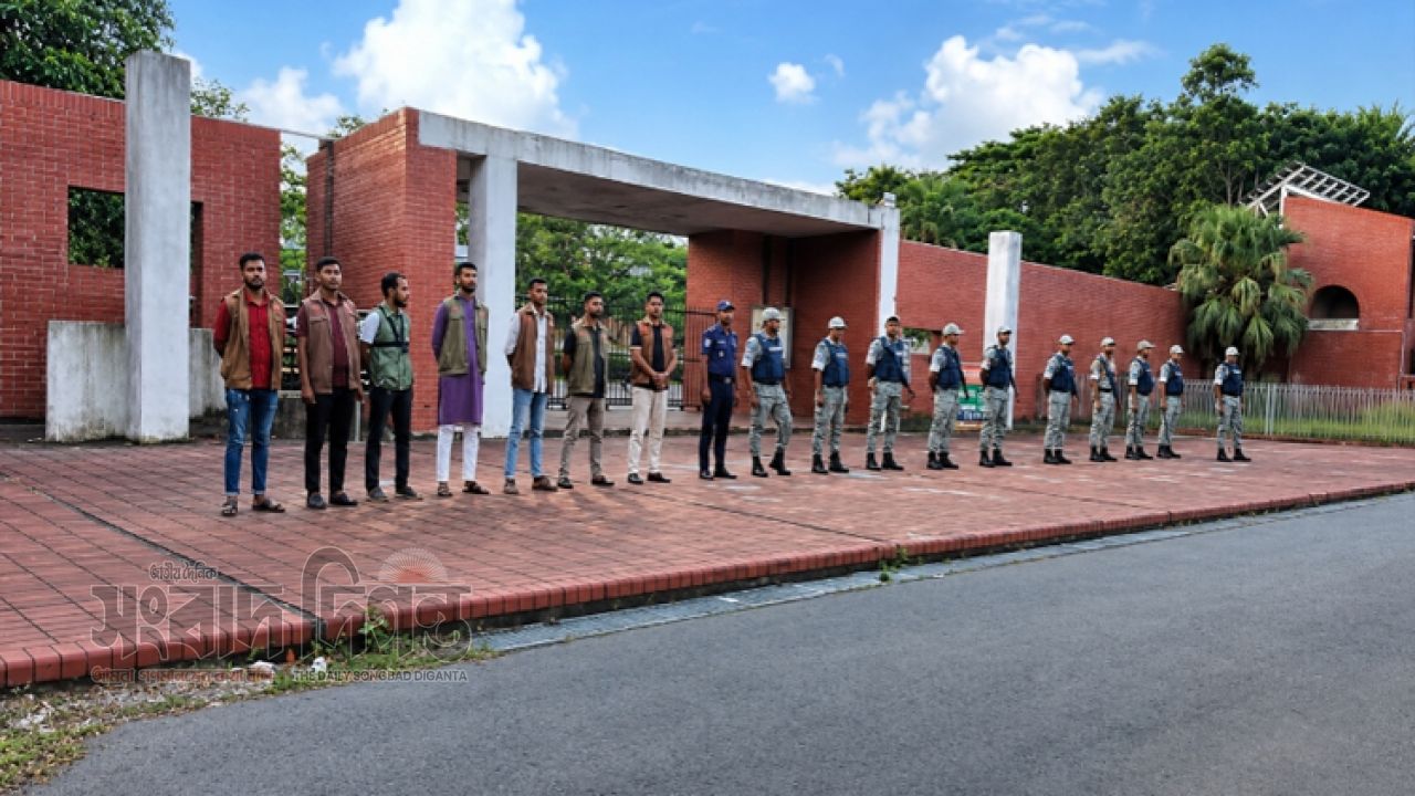 ১৫ আগস্ট ঘিরে টুঙ্গিপাড়ায় কঠোর নিরাপত্তায় আইন শৃংখলা বাহিনী 