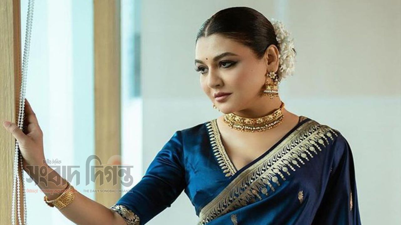 সমালোচনায় বিদ্ধ জয়া 
