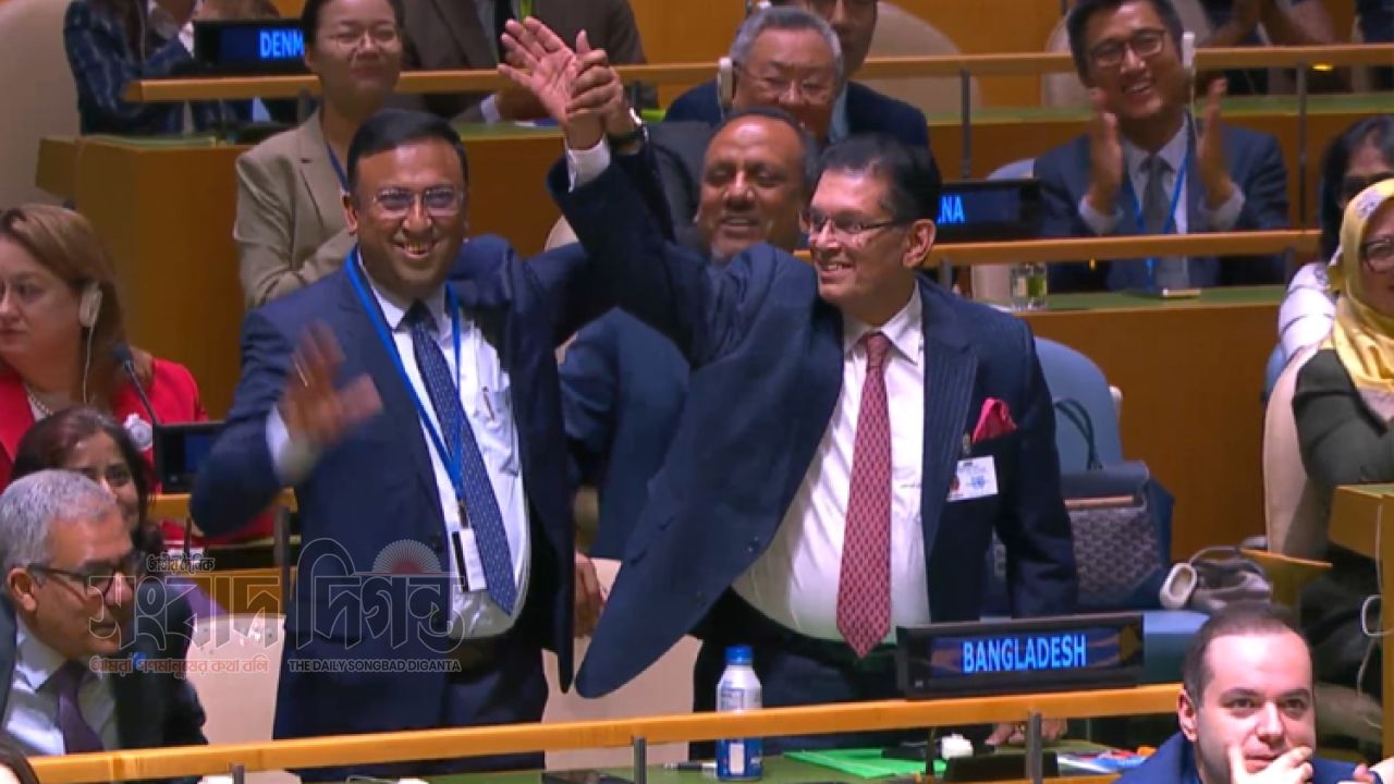 দুই দিনের সরকারি সফরে কাতারের পথে পররাষ্ট্রমন্ত্রী খলিলুর রহমান 