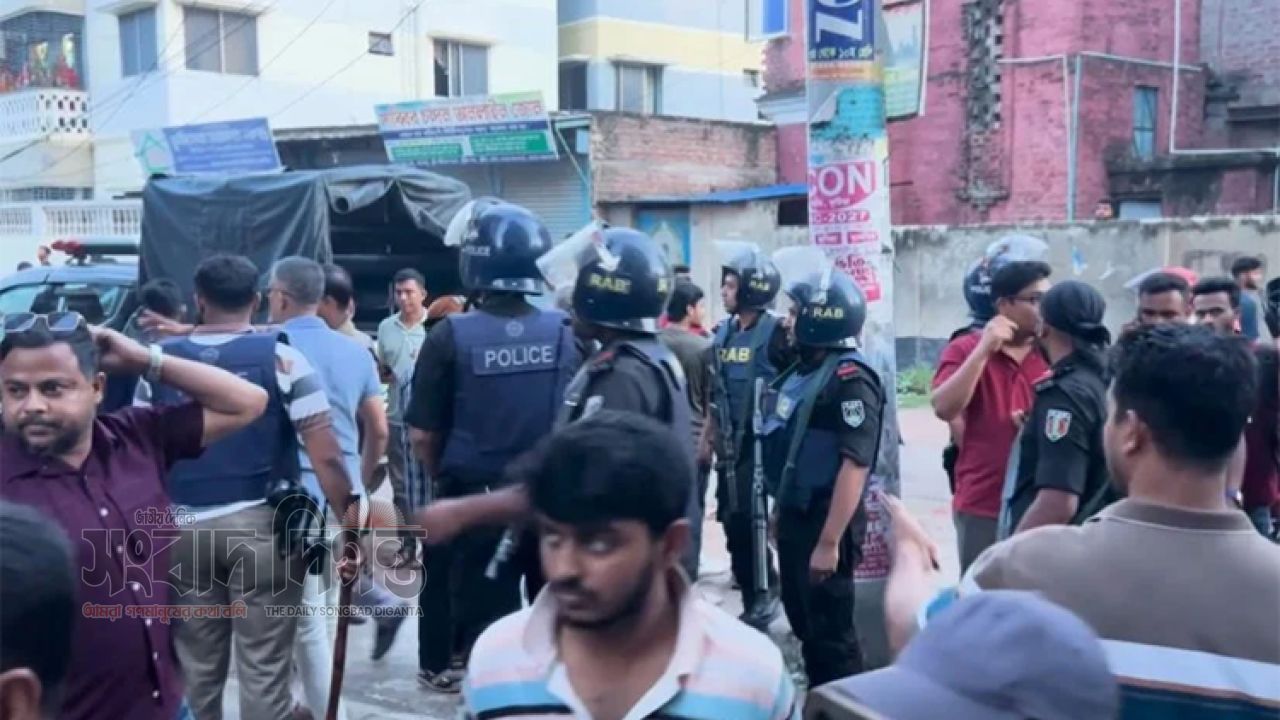 এমপি আমির হামজার গাড়িতে হামলা  পাল্টাপাল্টি দুই মামলা 
