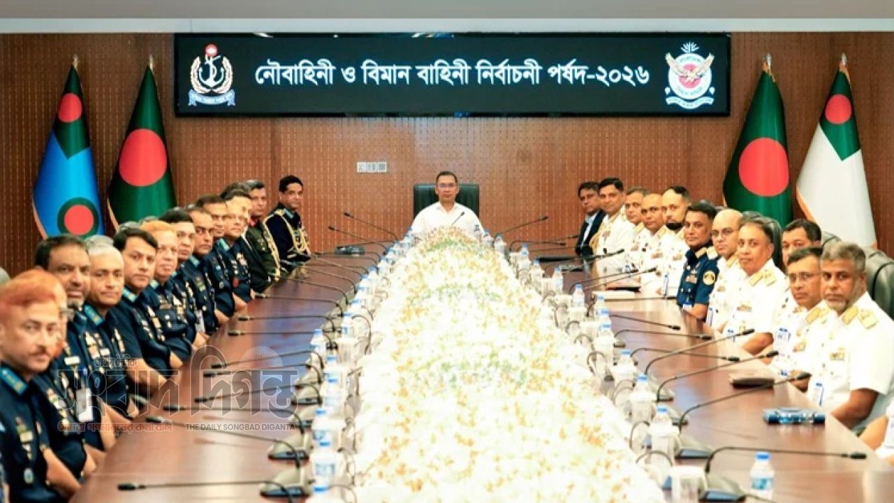রাজনৈতিক মতাদর্শের ঊর্ধ্বে উঠে বাহিনীতে পদোন্নতির নির্দেশ প্রধানমন্ত্রীর 