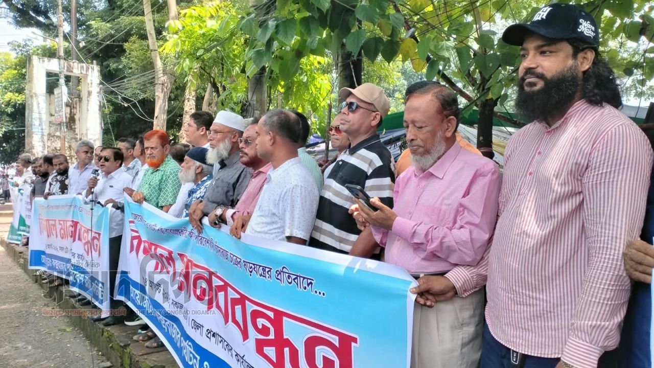 কক্সবাজারের উন্নয়ন ত্বরান্বিতের দাবিতে প্রধানমন্ত্রীর কাছে স্মারকলিপি