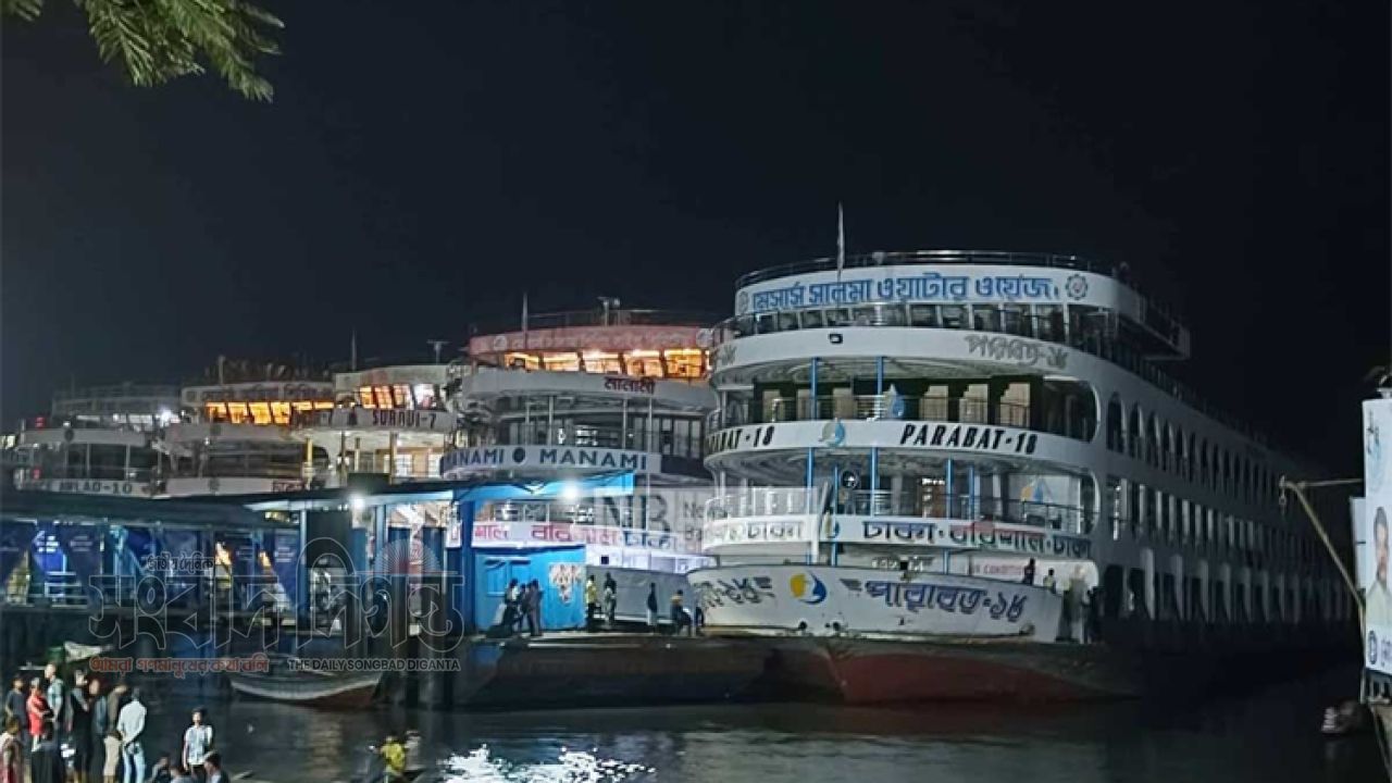 পদ্মা সেতুর পর যাত্রীশূন্য বরিশালের লঞ্চ, বিলুপ্তির পথে নৌশিল্প 