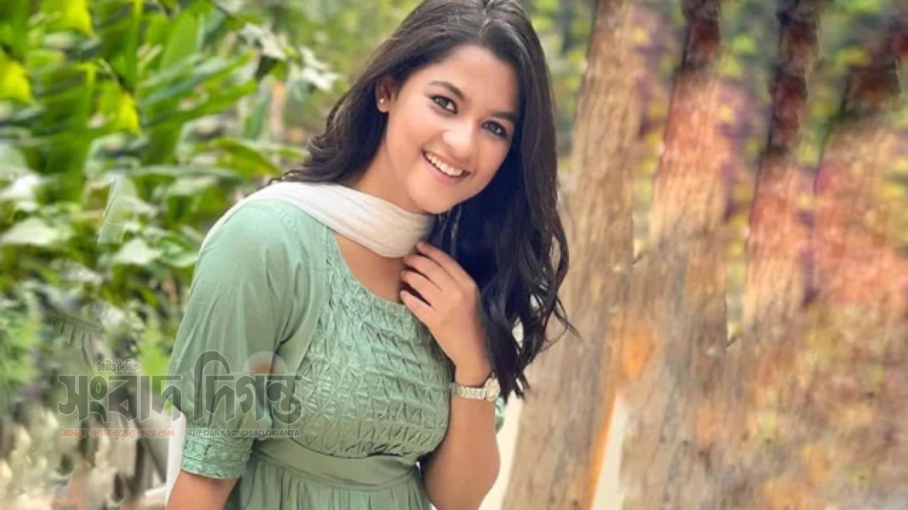 সোনালি রোদের মায়া বে’তে সাদিয়া আয়মান