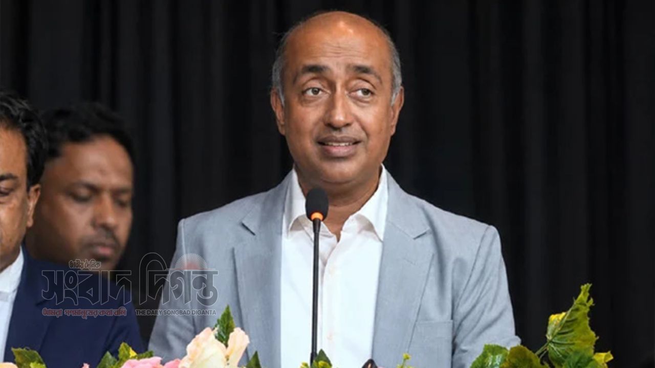 সরকার ভুল করলে আঙুল দিয়ে ধরিয়ে দিন: আইনমন্ত্রী 
