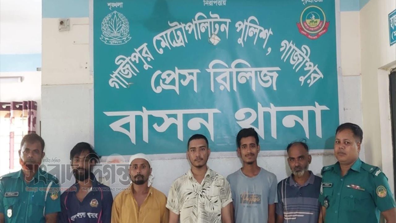 বাসন থানার বিশেষ অভিযানে সন্ত্রাসবিরোধী মামলার ২ আসামিসহ ৫ জন গ্রেফতার