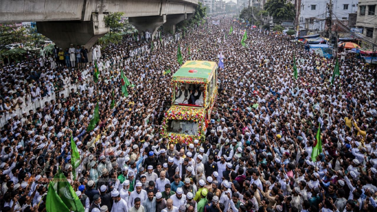 জশনে জুলুসে লাখো আশেকের ঢলে জনসমুদ্র চট্টগ্রাম