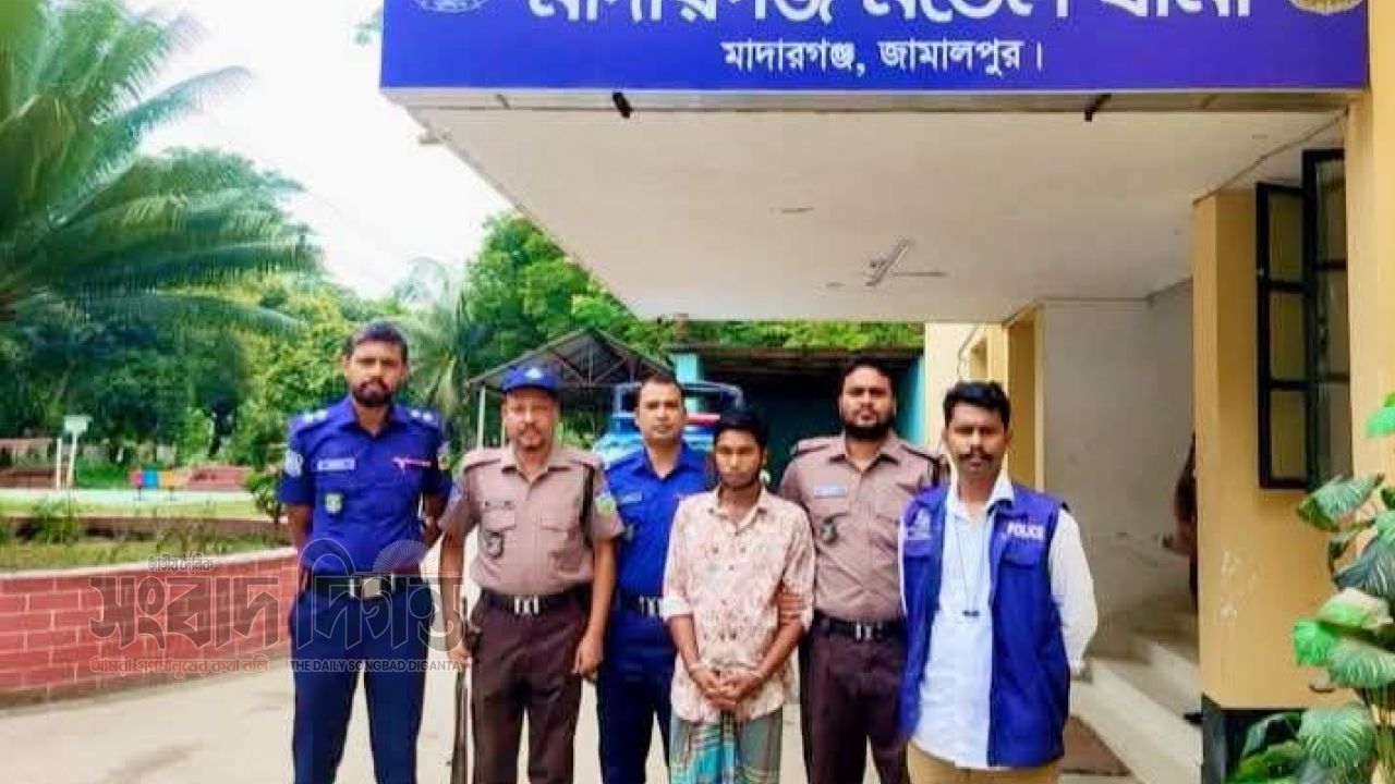 মাদারগঞ্জে কিশোরী রুপসী হত্যা: কথিত প্রেমিক রাকিব গ্রেপ্তার 