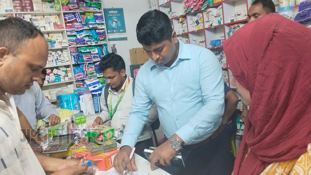কালীগঞ্জে ভ্রাম্যমাণ আদালতের অভিযান: ৩ মামলায় ৫৬ হাজার টাকা জরিমানা 