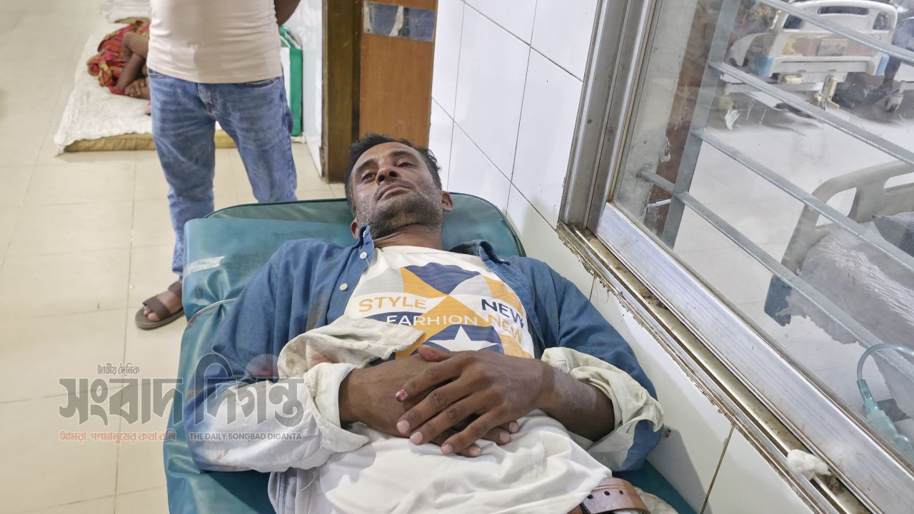 পুলিশের হেফাজত থেকে আসামি ছিনিয়ে নেওয়ার অভিযোগ, বাদীসহ ৩ জন আহত 