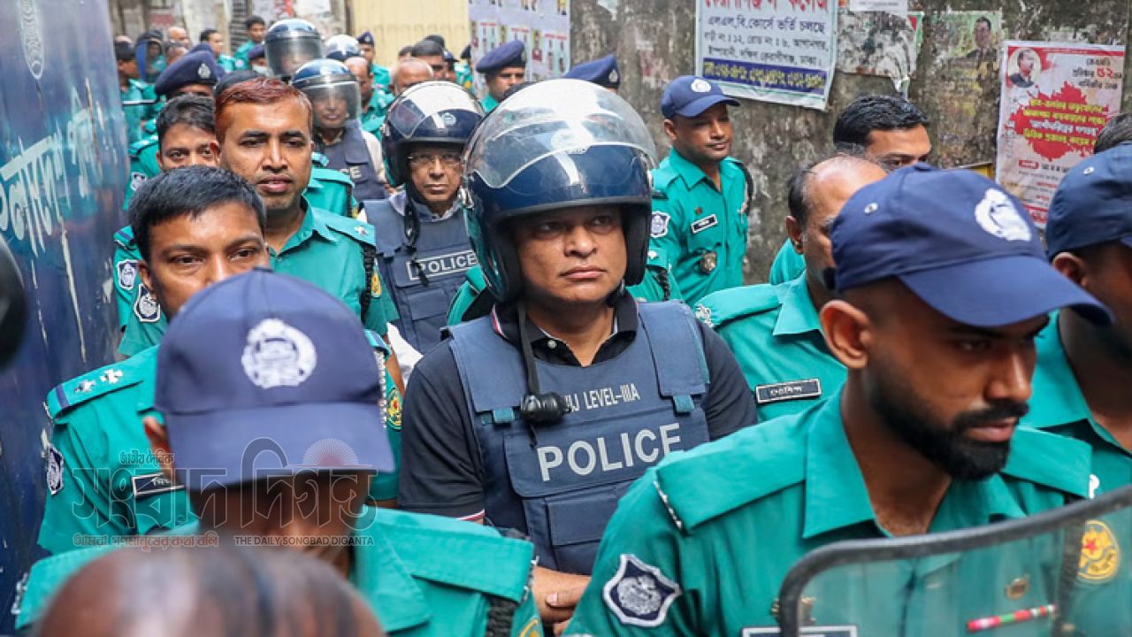 জিয়াউল আহসানের বিরুদ্ধে ভয়াবহ অভিযোগ, ট্রাইব্যুনালে সাক্ষ্য মাঝির 