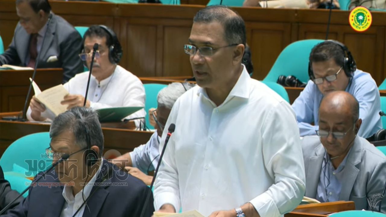 জ্বালানি সংকট মোকাবিলায় এলএনজি আমদানি বাড়ানোর উদ্যোগ: প্রধানমন্ত্রী 