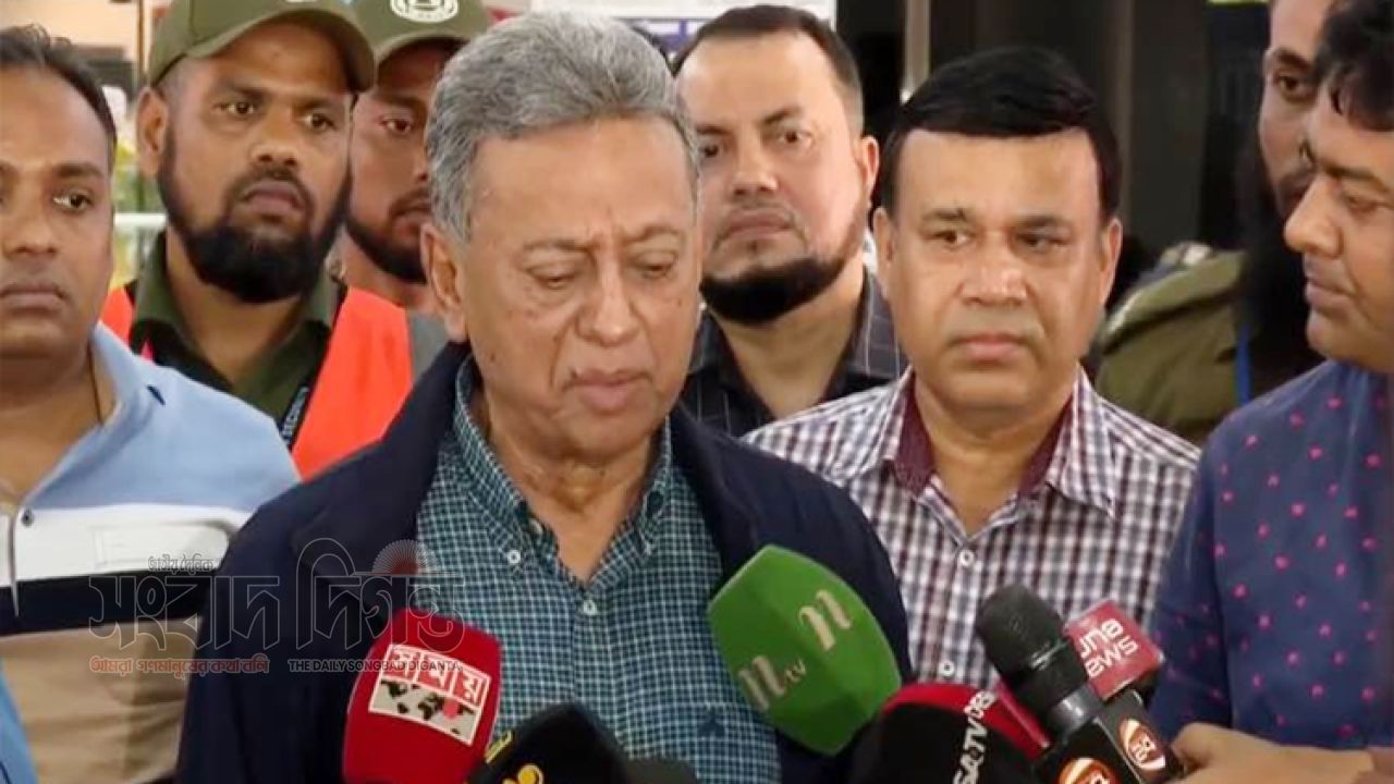 দেশ গড়ার দায়িত্ব এখন বিএনপির: আমির খসরু