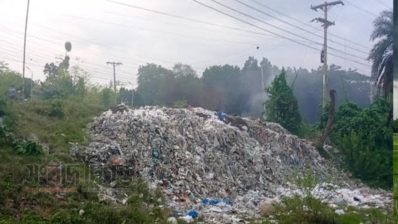 গ্যাস ডিপোর সামনে বিসিকের বর্জ্যে আগুন, ভয়াবহ দুর্ঘটনার শঙ্কা