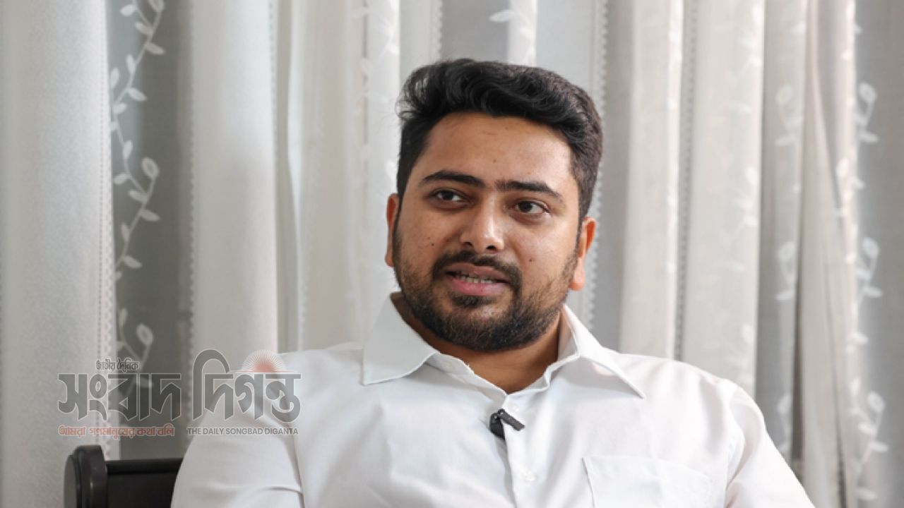 বর্তমান দুদকের নৈতিক ও আইনি বৈধতা নেই’: নাহিদ-আখতার