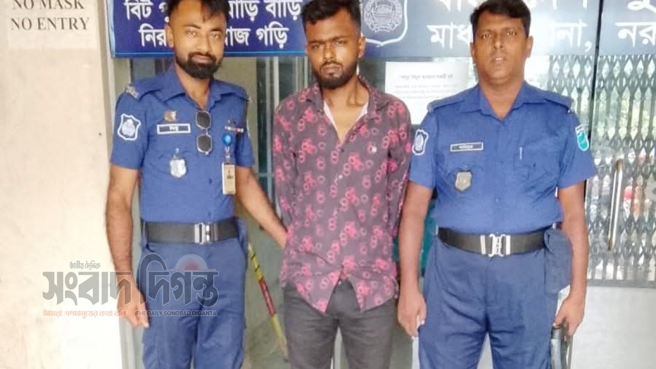 নরসিংদীতে হারপিক খেয়ে মা-মেয়ের মৃত্যু, হাসপাতালে আড়াই বছরের ছেলে, বাবা আটক 