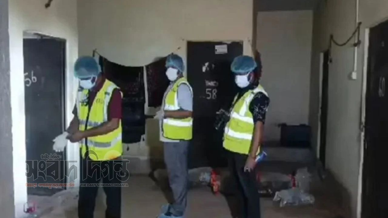 আশুলিয়ায় তালাবদ্ধ ঘর থেকে স্বামী-স্ত্রী ও নবজাতকের লাশ উদ্ধার