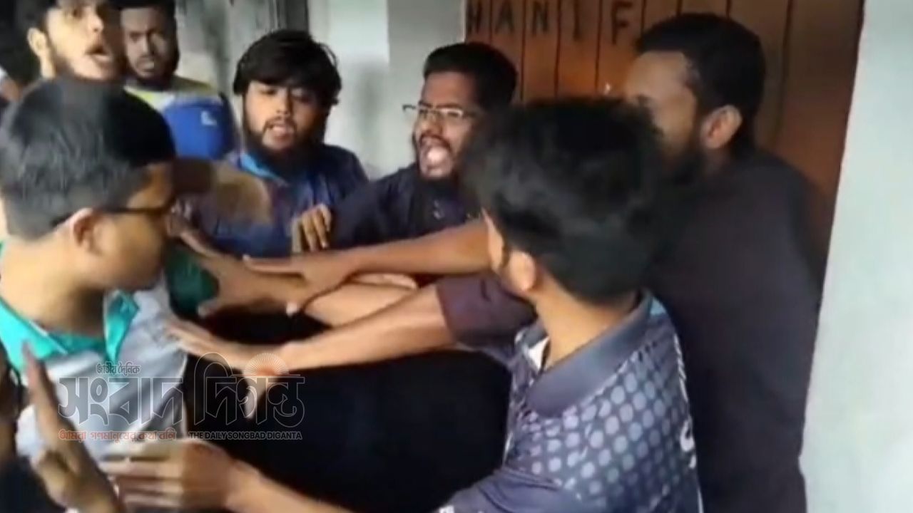 ইবিতে চড়ের ঘটনাকে কেন্দ্র করে উত্তেজনা, মহাসড়কে সংঘর্ষ 