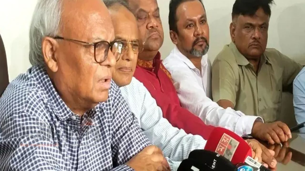সংসদ বাদ দিয়ে রাজপথে লংমার্চ, গণতন্ত্র বিনষ্টের চেষ্টা: রিজভী 