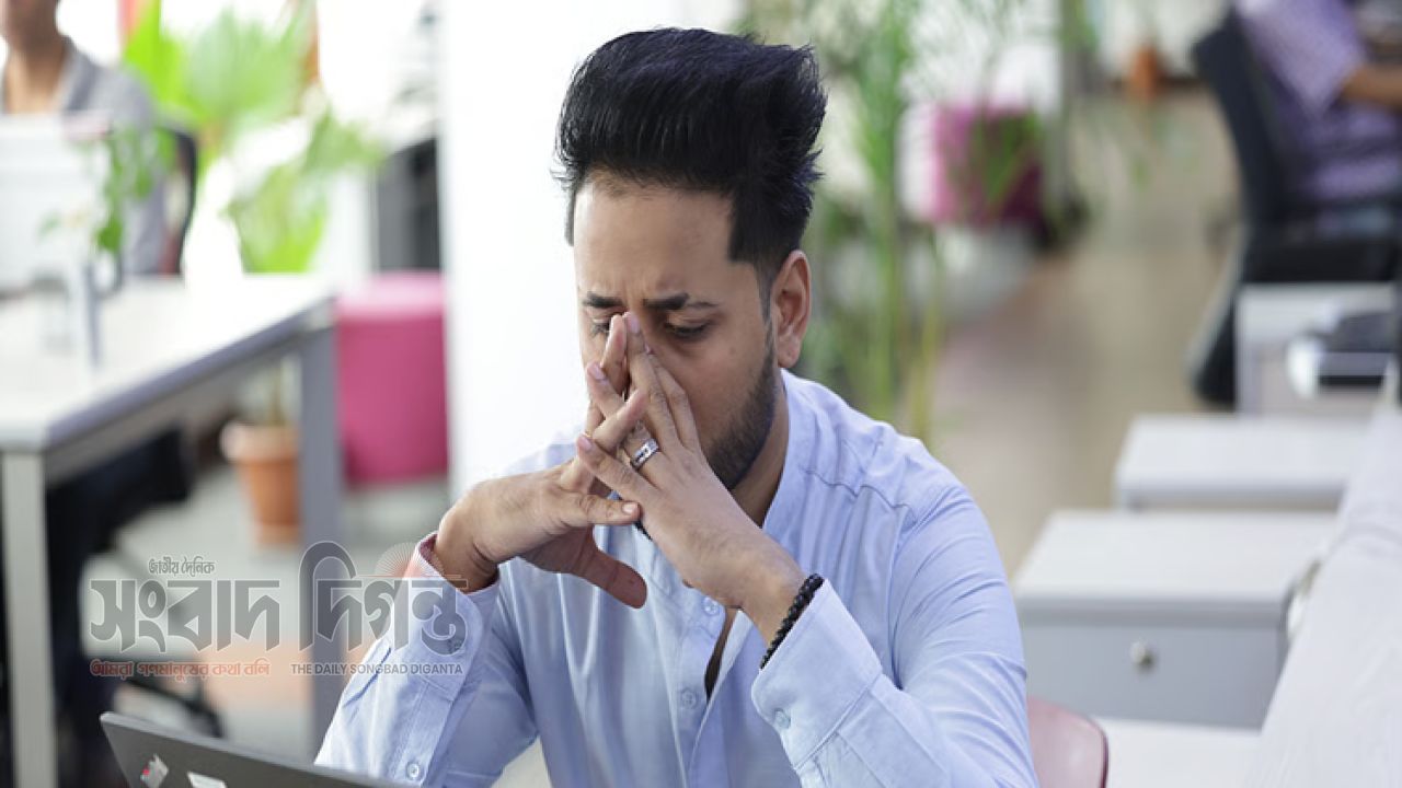 বস ছুটি দিতে না চাইলে কী করবেন