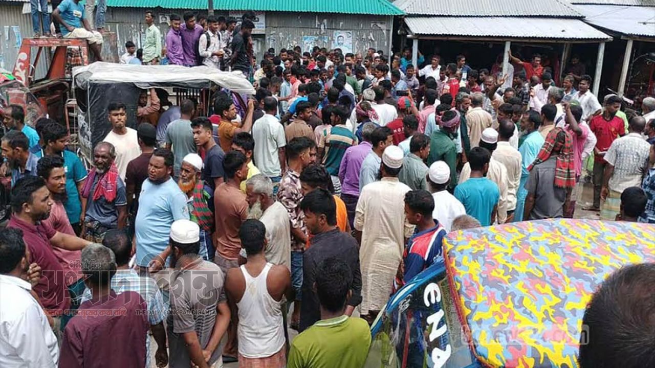 সারের দাবিতে কৃষকের বিক্ষোভ, অবরোধ-লুট; বিভিন্ন জেলায় তীব্র সংকট