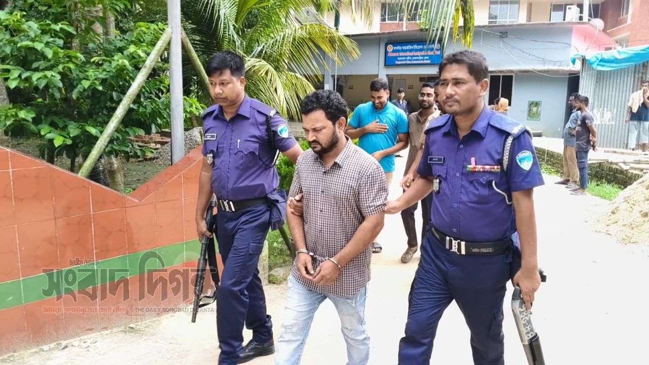 ভারতে পালিয়ে যাওয়ার সময় আখাউড়ায় গ্রেফতার আশুলিয়া থানার ২ হত্যা মামলার আসামি 