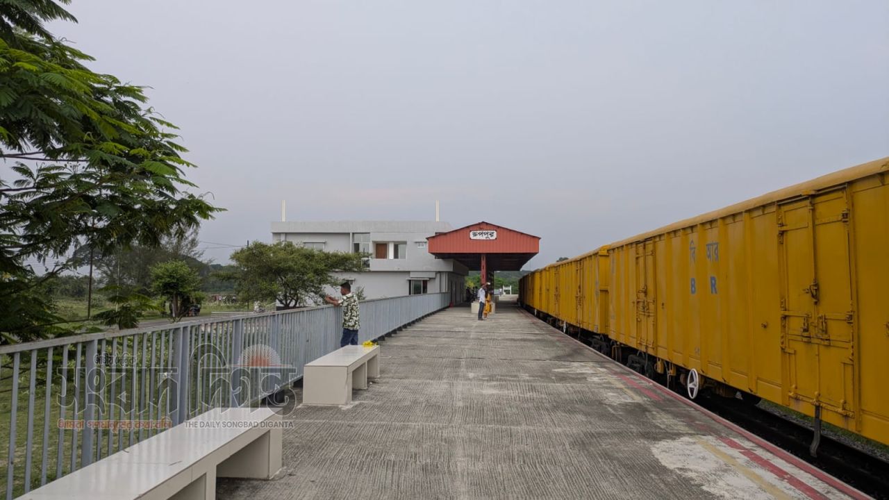 রূপপুরের ৩৩৬ কোটি টাকার রেলপথটি এখন কাশবন, চলেনি একটি ট্রেনও 