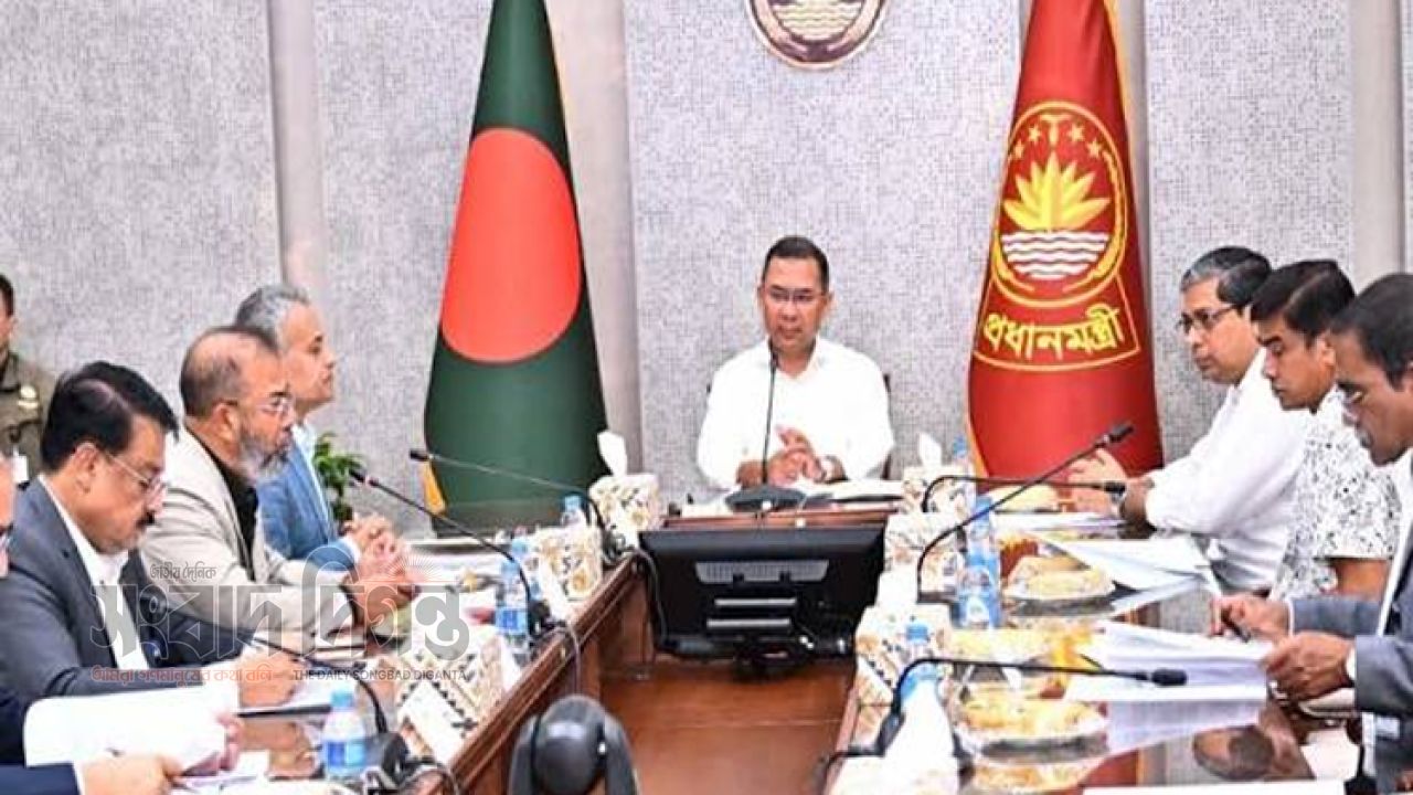 পলিথিন-প্লাস্টিকের ব্যবহার বন্ধে কঠোর হওয়ার নির্দেশ প্রধানমন্ত্রীর 