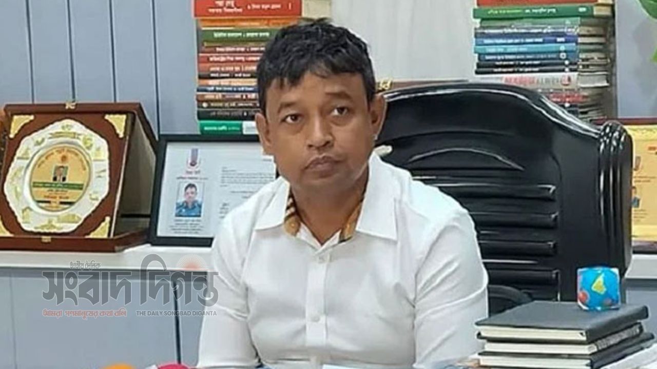 সাবেক ডিবিপ্রধান হারুন ও ভাইয়ের বিরুদ্ধে দুদকের চার্জশিট