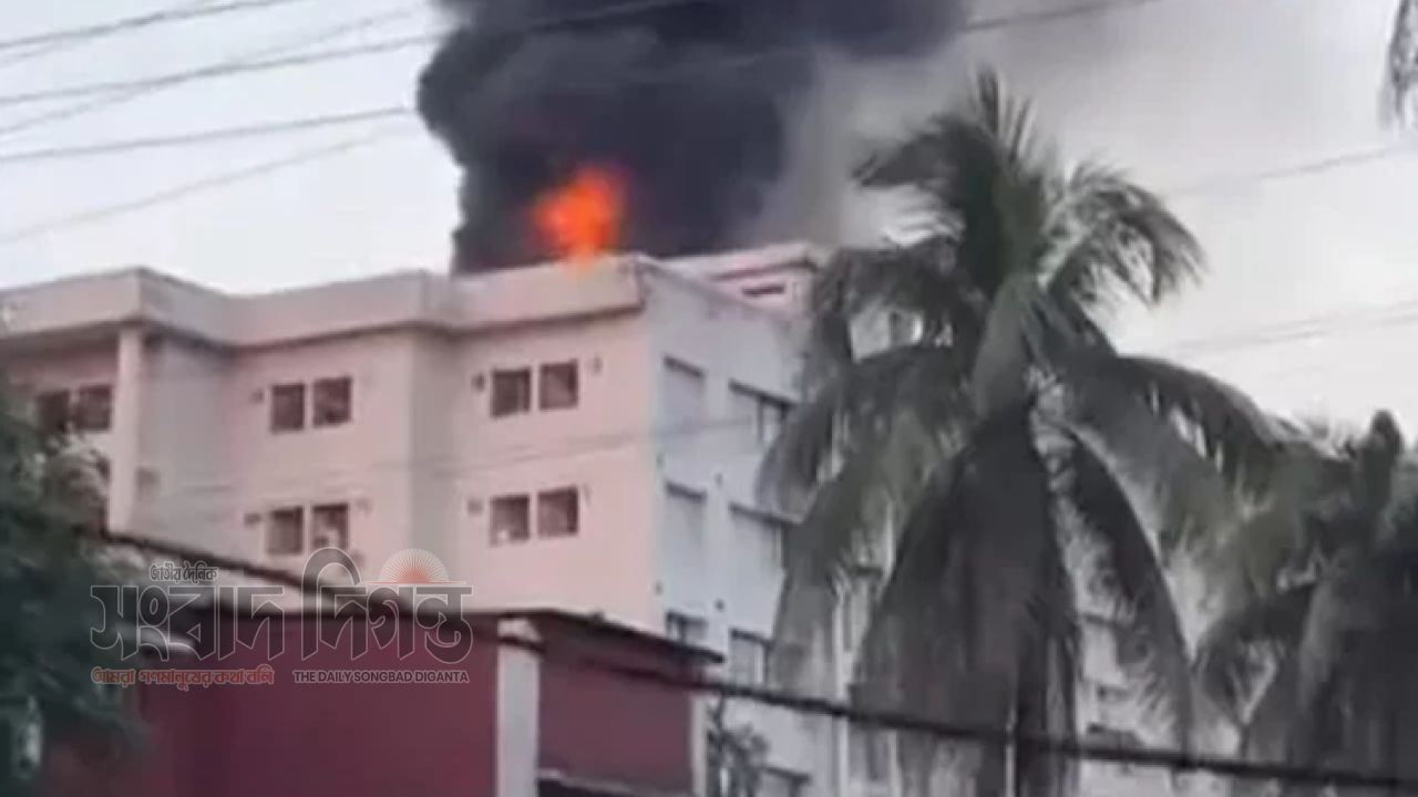ময়মনসিংহ মেডিকেলে আগুন সিঁড়ি বন্ধ থাকায় বাড়ে ভোগান্তি