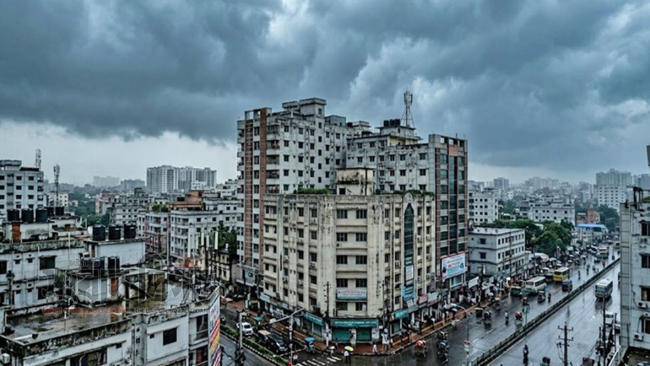 ঢাকার আকাশ মেঘলা বৃষ্টির সম্ভাবনা কমতে পারে তাপমাত্রা 