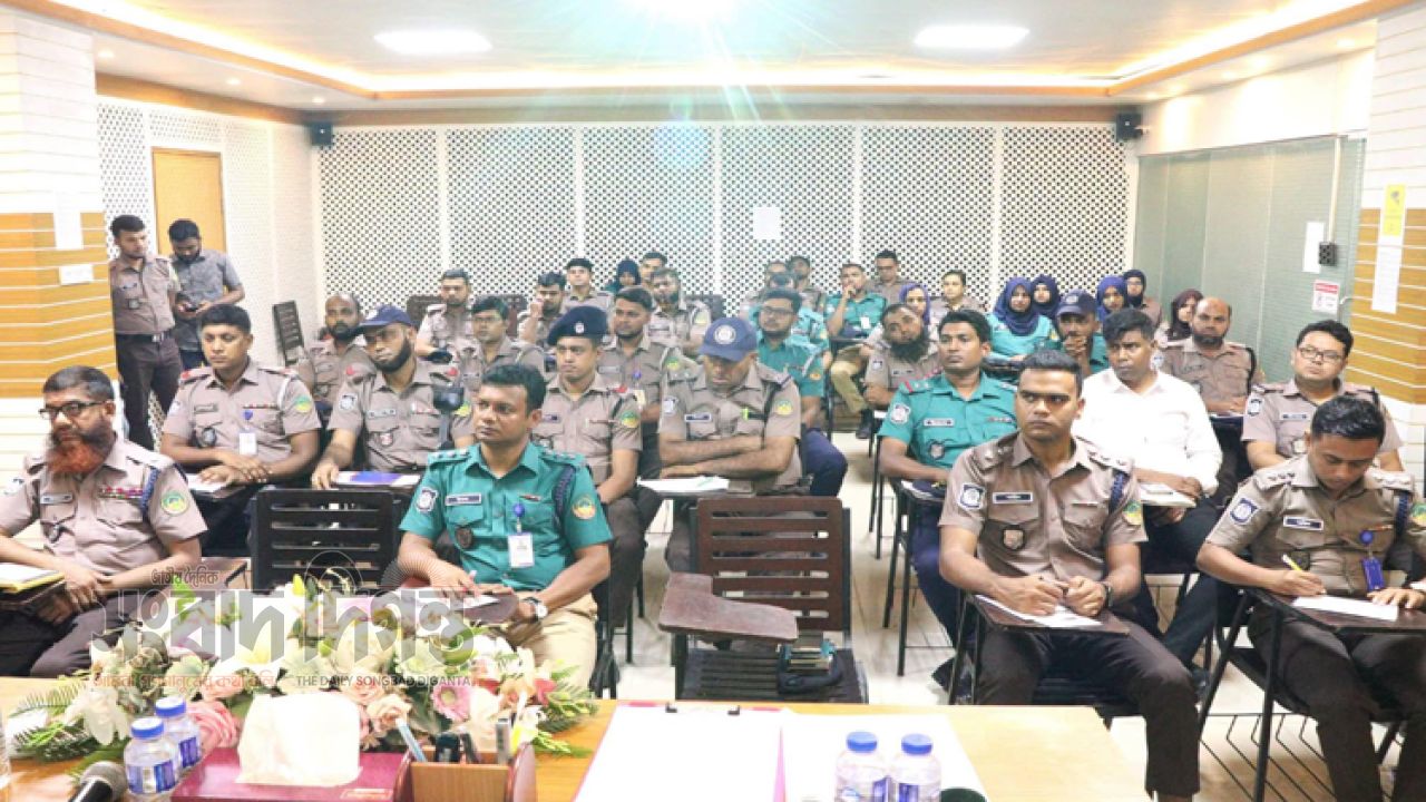 স্থানীয় সরকার নির্বাচন ঘিরে পুলিশের প্রশিক্ষণ শুরু