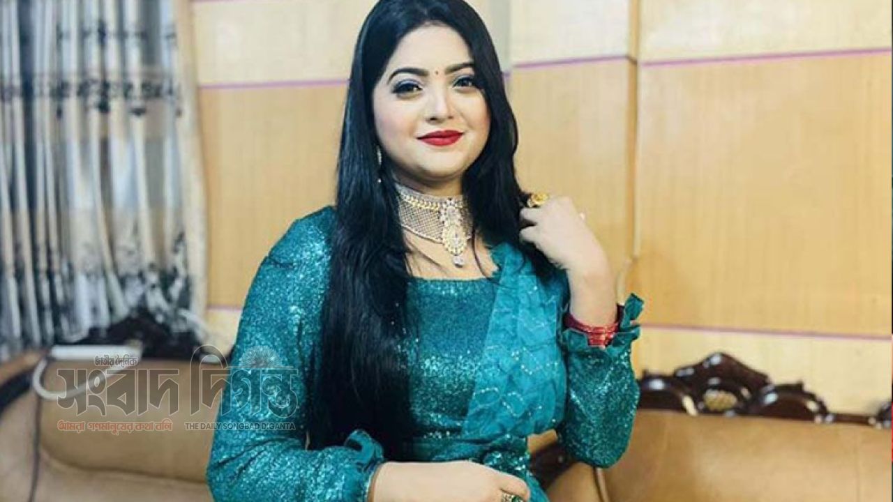 বাবাকে হারিয়ে শোকে কাতর সালমা
