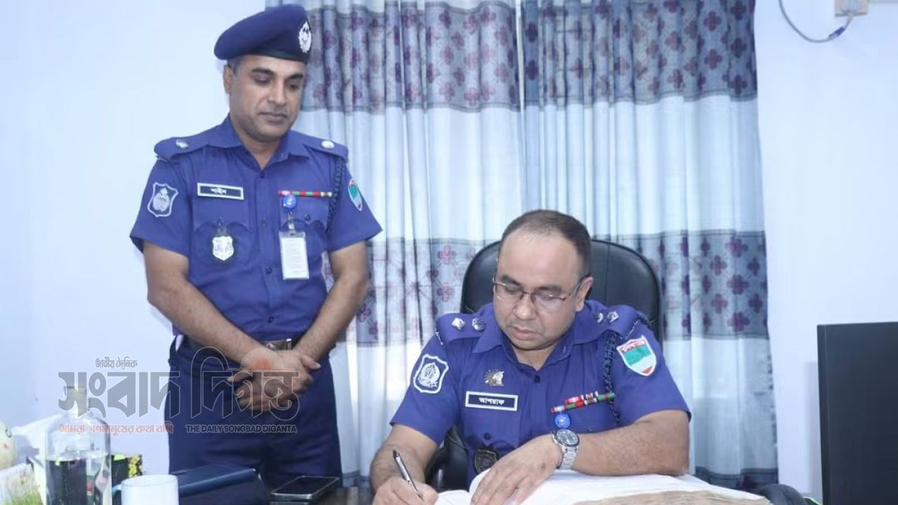 সাতক্ষীরায় পুলিশের সদর সার্কেল বার্ষিক পরিদর্শনে পুলিশ সুপার 