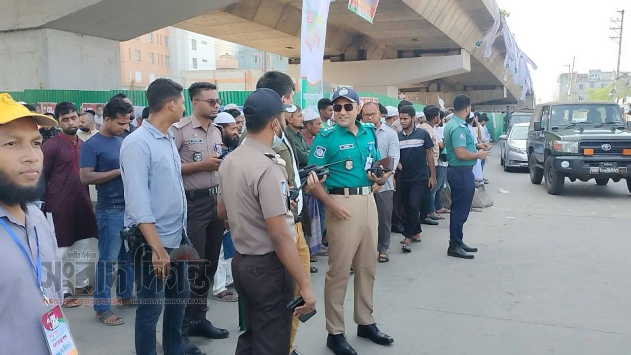 গাজীপুরে ১১ দলীয় ঐক্য জোটের ঢাকা-রংপুর লংমার্চ অনুষ্ঠিত 