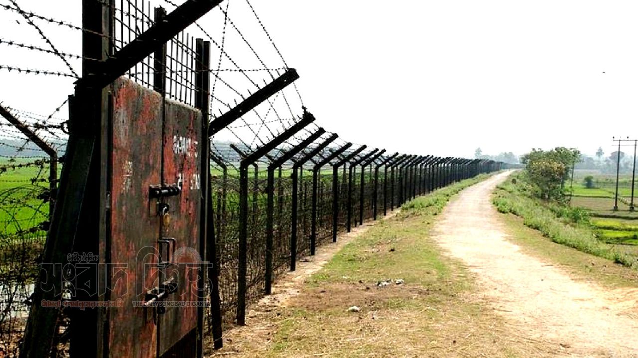 আখাউড়া সীমান্তে কাঁটাতারের বেড়ার পাশে এক কিশোরের লাশ 